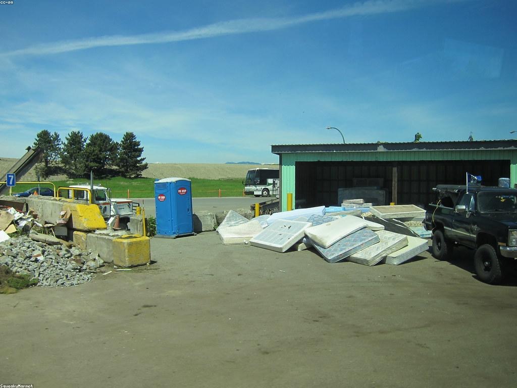 Mattress disposal options and recycling services
